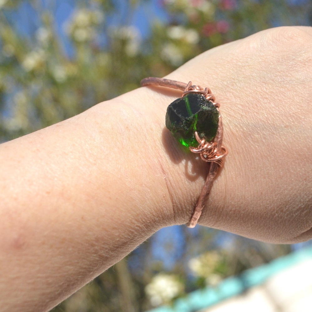 Natural Green Sea Glass Pure Copper Cuff Bracelet Boho Handmade Rustic Gift - Picture 7 of 8